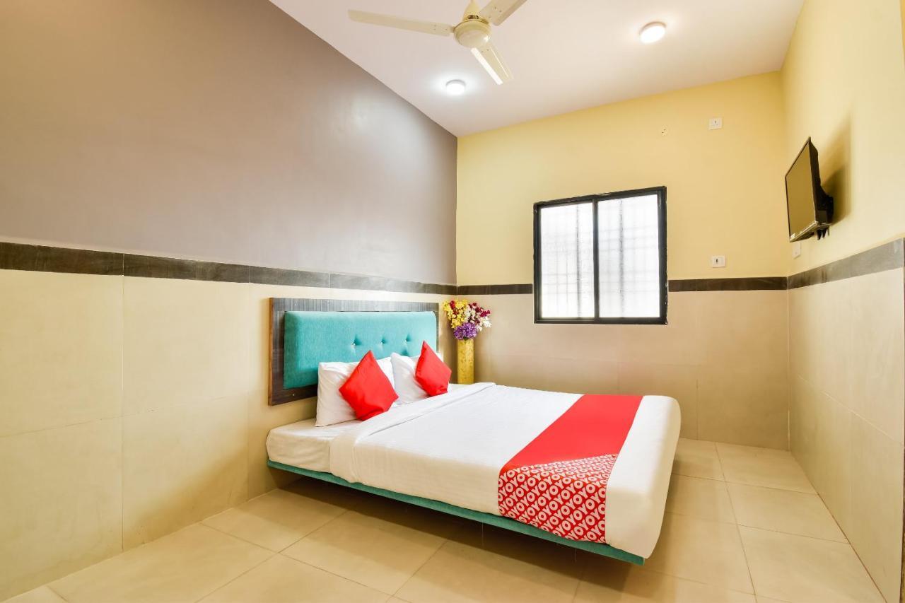 Oyo Hotel Karemore Celebration Bhandāra Esterno foto