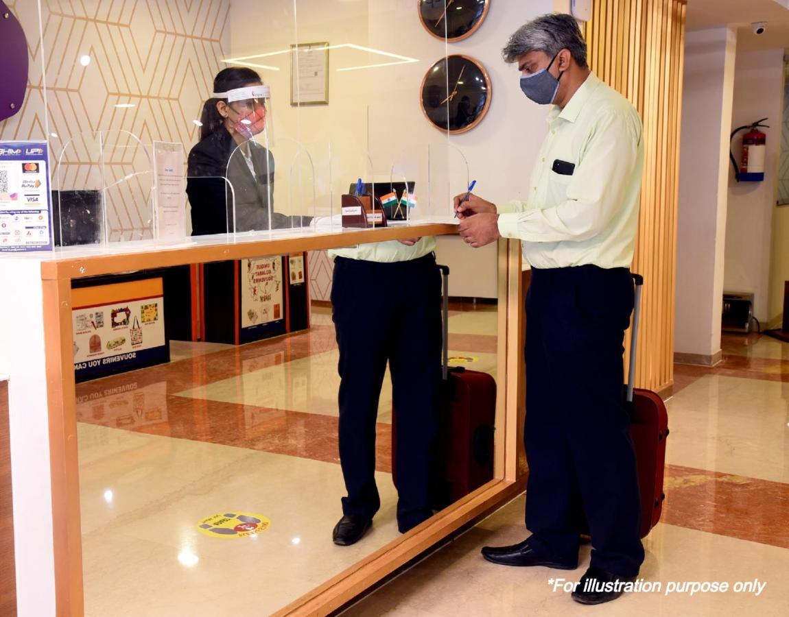 Oyo Hotel Karemore Celebration Bhandāra Esterno foto